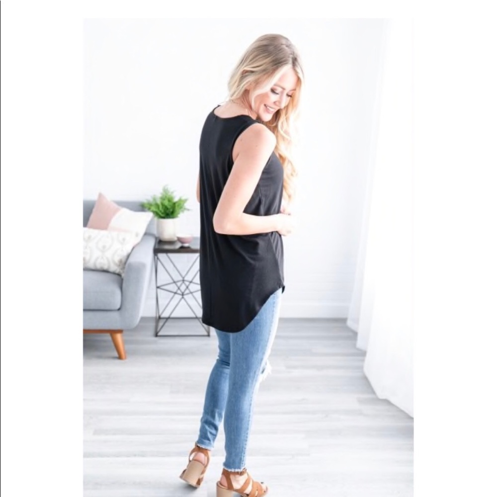 Rounded Hem Tank - Picture 2 of 3